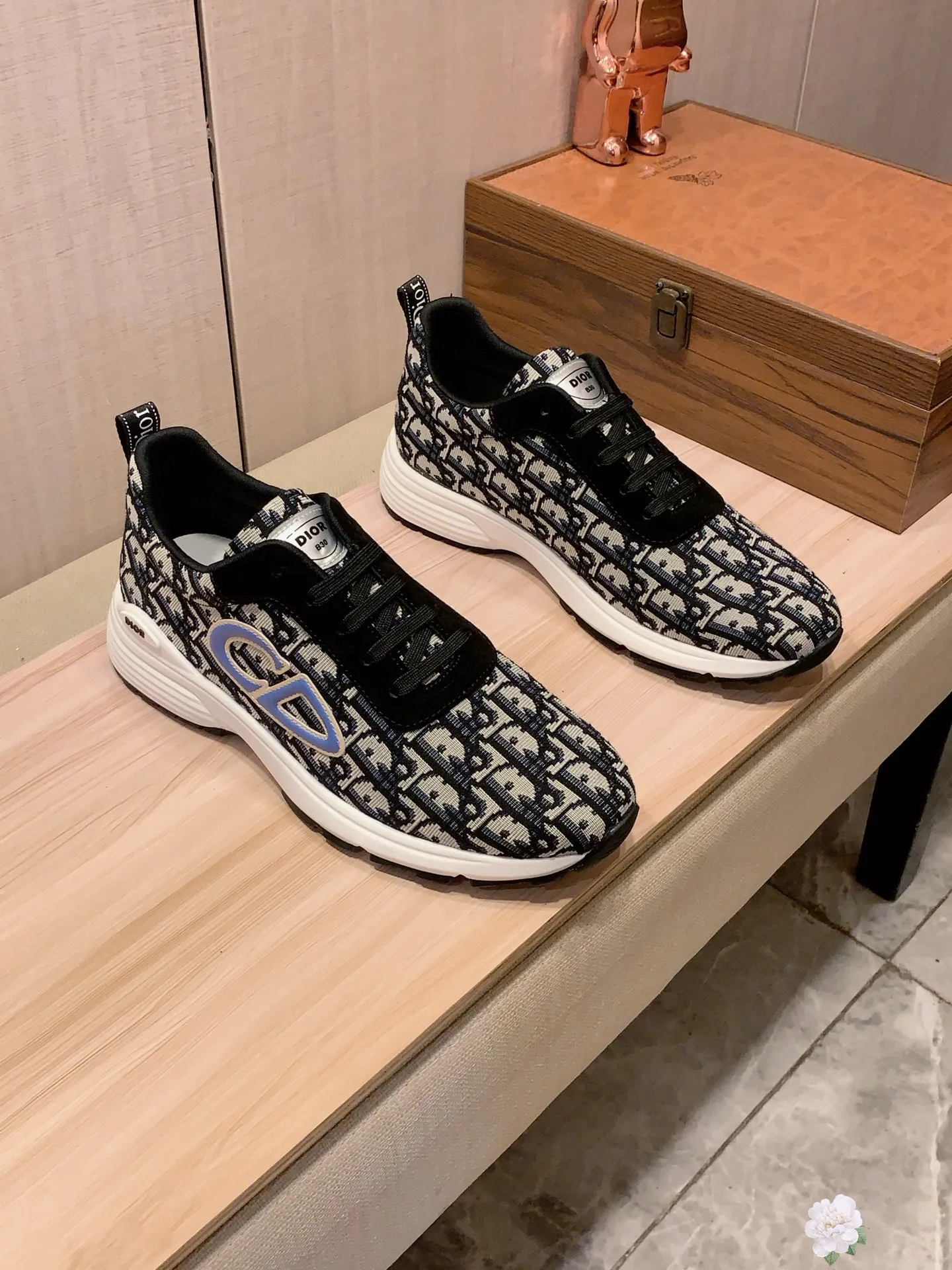 Men's Men's Shoes💰442💰💰🎩🎩[Lightning][Lightning] "Dior DIOR*" The latest and most popular casual shoes, top brand [seduce] luxury ~ purchasing agency, top ~ quality. [Strong] The upper is made of imported breathable cowhide with material ➕ breathable sheepskin feet (•) and fine workmanship. The original stylish and stylish soft rubber wear-resistant and non-slip outsole is light and comfortable on the feet. The real thing looks better when photographed in person. 0121: code: 38-44, 5️⃣ colors selected